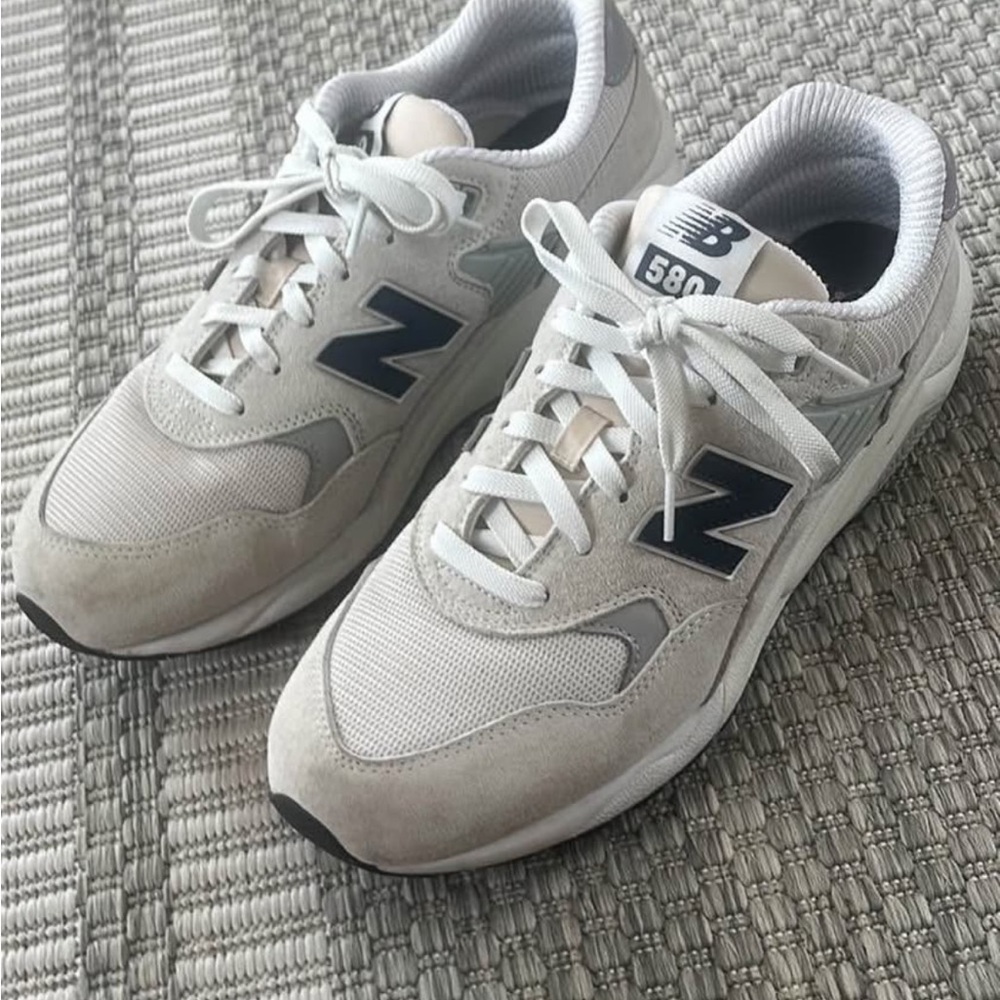 New Balance Men's White and Black Sneakers